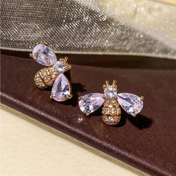 “Crystal Encrusted Bumblebee” Honey Bee Elegant Upscale Sparkly Insect Gold Stud - Picture 15 of 16